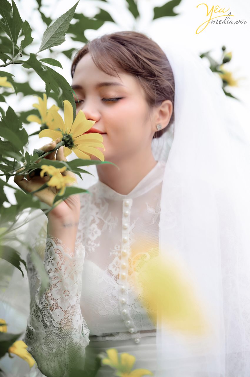 Từ lâu, Vườn Quốc Gia Ba Vì không chỉ là địa điểm tham quan du lịch tâm linh, khu nghỉ dưỡng dành cho các du khách mà nơi đây còn trở thành điểm đến lý tưởng cho các cặp đôi muốn tìm ý tưởng độc đáo cho album ảnh cưới của mình.
