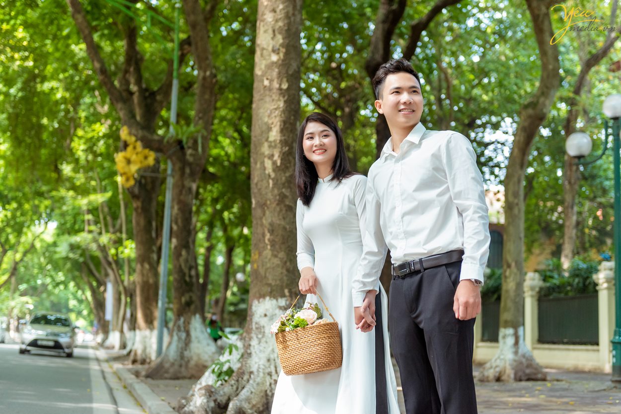 Chụp ảnh cưới hoàng hôn hồ Tây và nắng mùa thu đường Hoàng Diệu: cặp Dũng - Anh