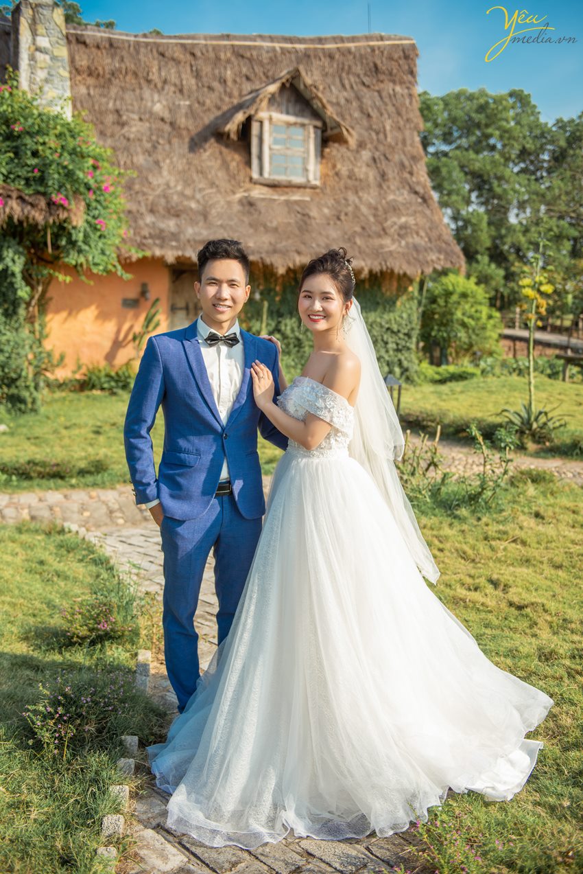 Chụp ảnh cưới hoàng hôn hồ Tây và nắng mùa thu đường Hoàng Diệu: cặp Dũng - Anh