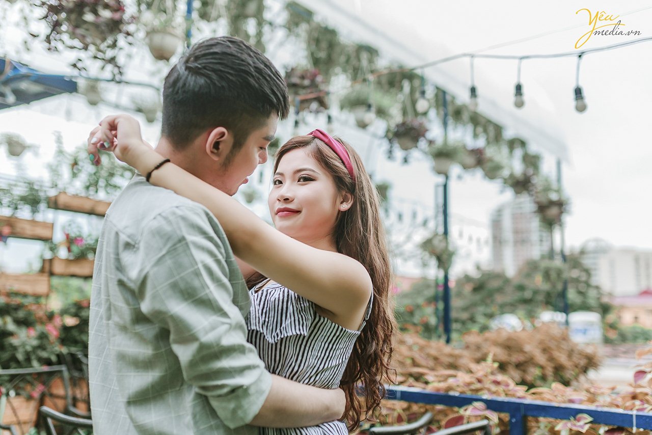 ảnh cưới chụp phong cách street style ở hà nội