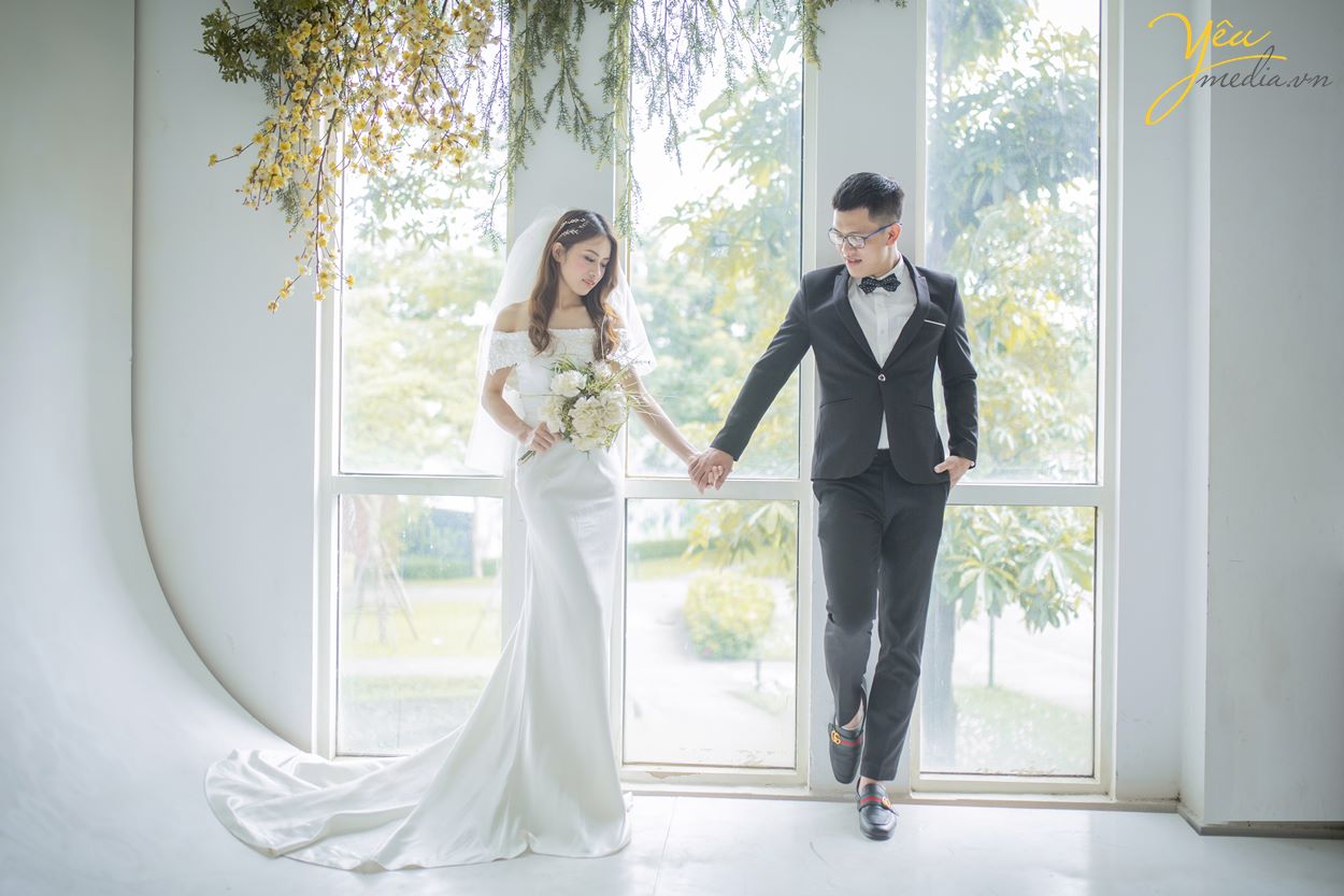 Nếu bạn đang băn khoăn trong việc lựa chọn một Studio chụp hình cưới chuyên nghiệp, đẳng cấp. Thì đừng ngần ngại chọn Yêu Media. Chúng tôi sẽ mang đến cho hai bạn những trải nghiệm về dịch vụ cưới hoàn hảo. Yêu Media sẽ là một phần giúp ngày cưới của hai bạn được trọn vẹn và ý nghĩa. 