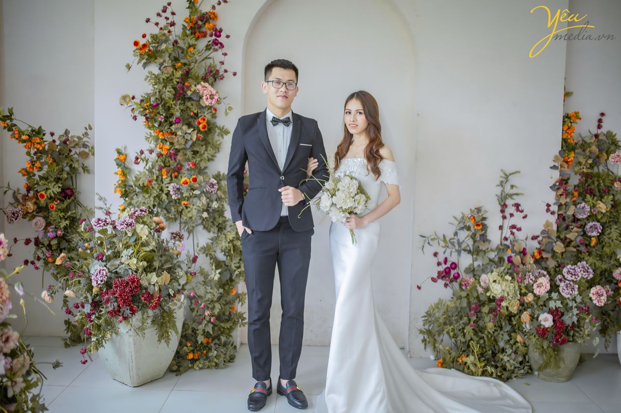 Nếu bạn đang băn khoăn trong việc lựa chọn một Studio chụp hình cưới chuyên nghiệp, đẳng cấp. Thì đừng ngần ngại chọn Yêu Media. Chúng tôi sẽ mang đến cho hai bạn những trải nghiệm về dịch vụ cưới hoàn hảo. Yêu Media sẽ là một phần giúp ngày cưới của hai bạn được trọn vẹn và ý nghĩa. 