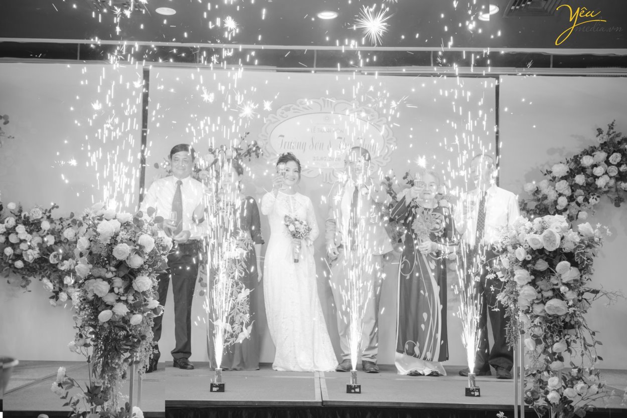 Chụp ảnh phóng sự cưới tại trung tâm Trống Đồng Palace - Mê Linh Plaza Hà Đông