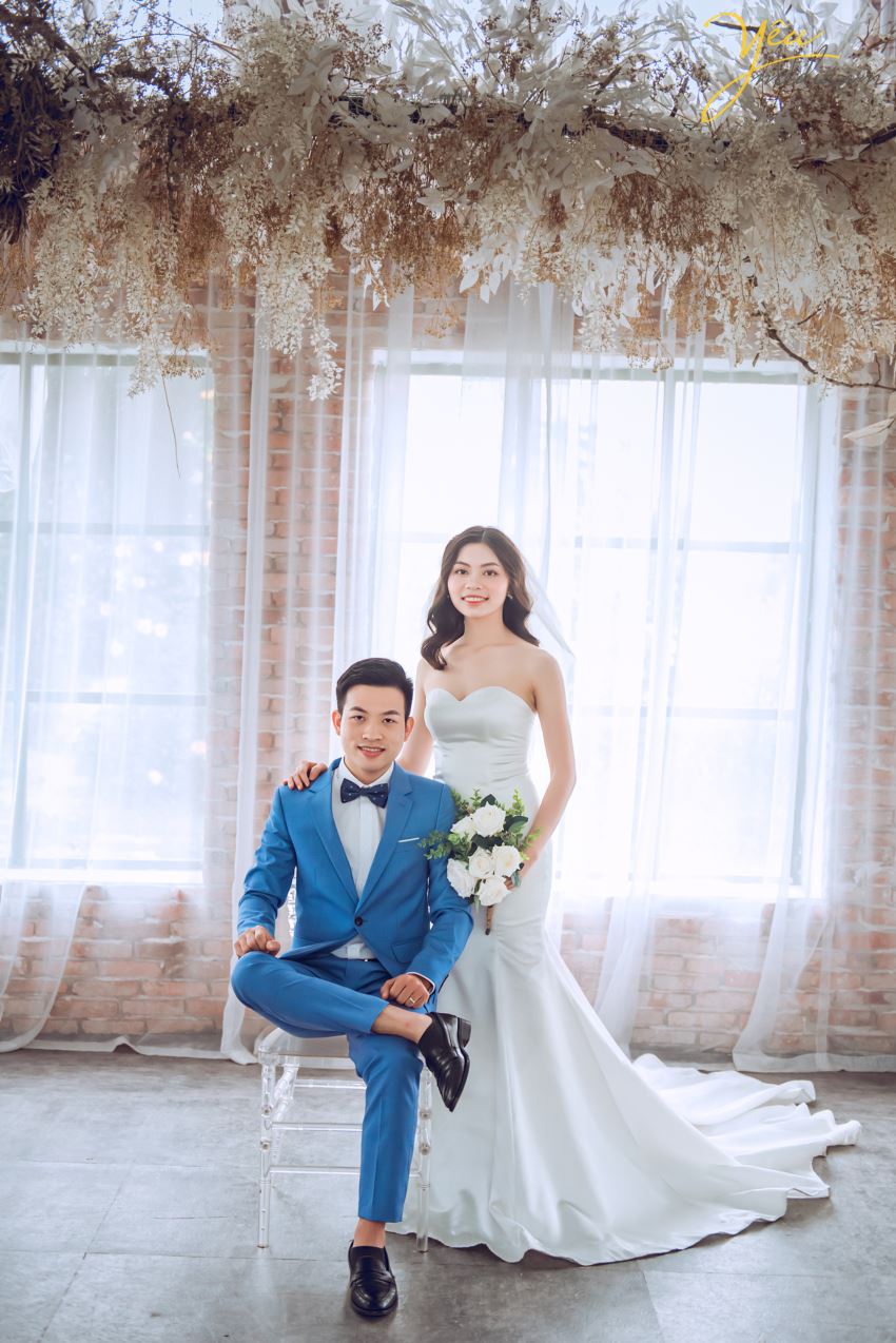 Album ảnh cưới được xem như là một kỷ vật quan trọng lưu lại những kỉ niệm đẹp nhất của mỗi đôi uyên ương. Chính vì thế, việc lựa chọn studio chụp ảnh cưới chất lượng luôn là quan tâm hàng đầu của các cặp đôi sắp cưới.