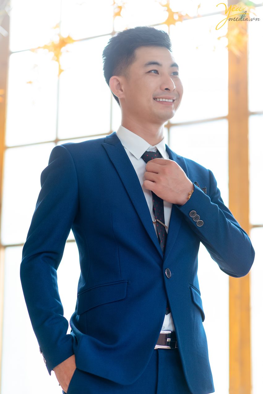 Chụp ảnh cưới tại phim trường Rosa để làm ảnh phóng tiệc xu hướng ảnh cưới không cần album