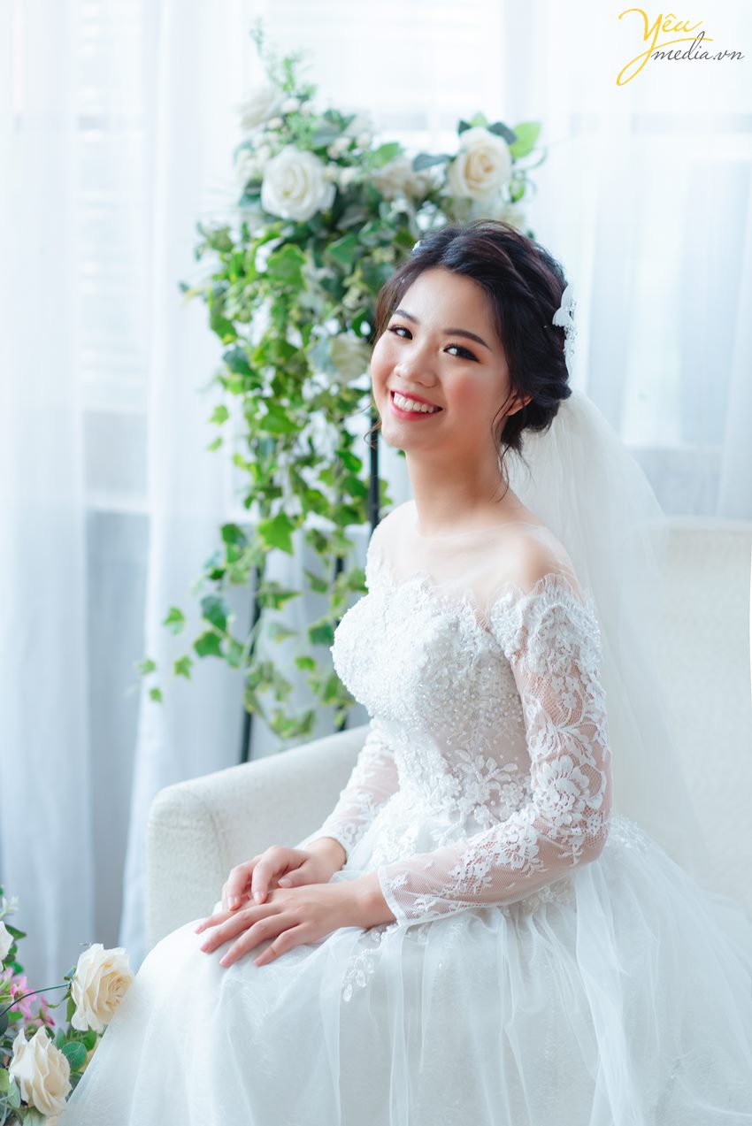Chụp ảnh cưới tại phim trường Rosa để làm ảnh phóng tiệc xu hướng ảnh cưới không cần album