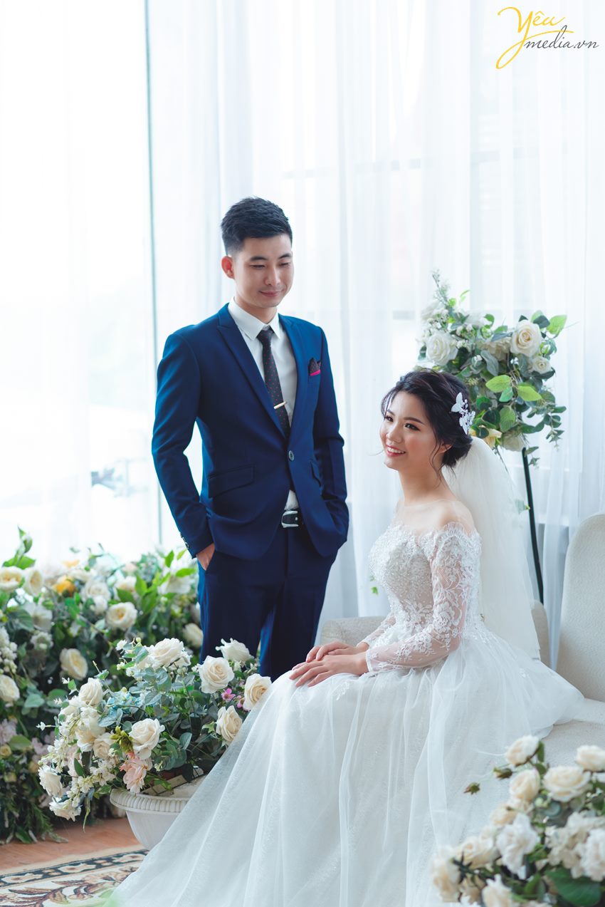 Chụp ảnh cưới tại phim trường Rosa để làm ảnh phóng tiệc xu hướng ảnh cưới không cần album
