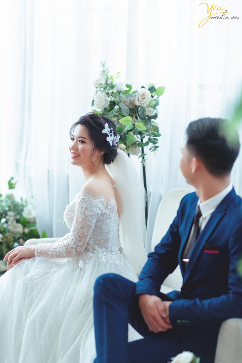 Chụp ảnh cưới tại phim trường Rosa để làm ảnh phóng tiệc xu hướng ảnh cưới không cần album