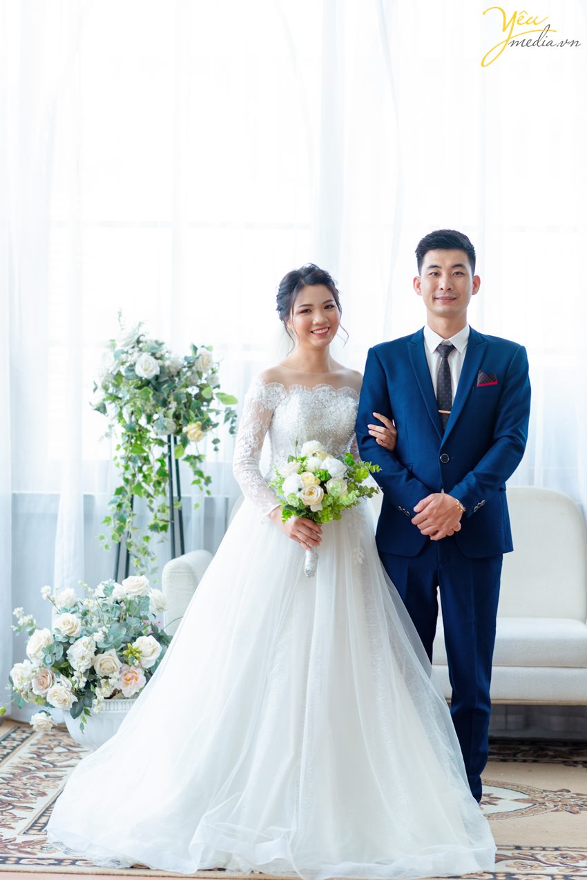 Chụp ảnh cưới tại phim trường Rosa để làm ảnh phóng tiệc xu hướng ảnh cưới không cần album