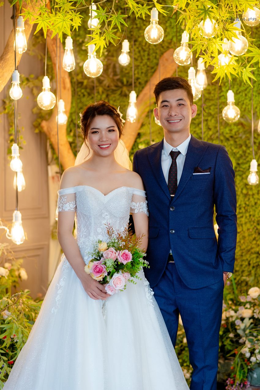 Chụp ảnh cưới tại phim trường Rosa để làm ảnh phóng tiệc xu hướng ảnh cưới không cần album