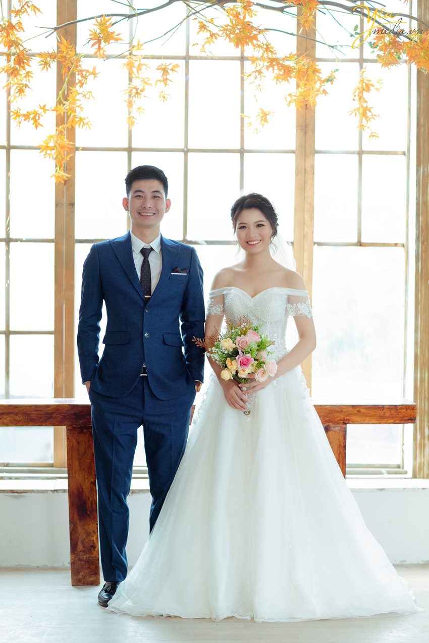 Chụp ảnh cưới tại phim trường Rosa để làm ảnh phóng tiệc xu hướng ảnh cưới không cần album