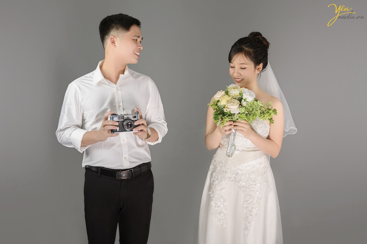 Chụp ảnh cưới style nhẹ nhàng Korea Hàn Quốc trong studio yêu media hà nội yeumedia.vn