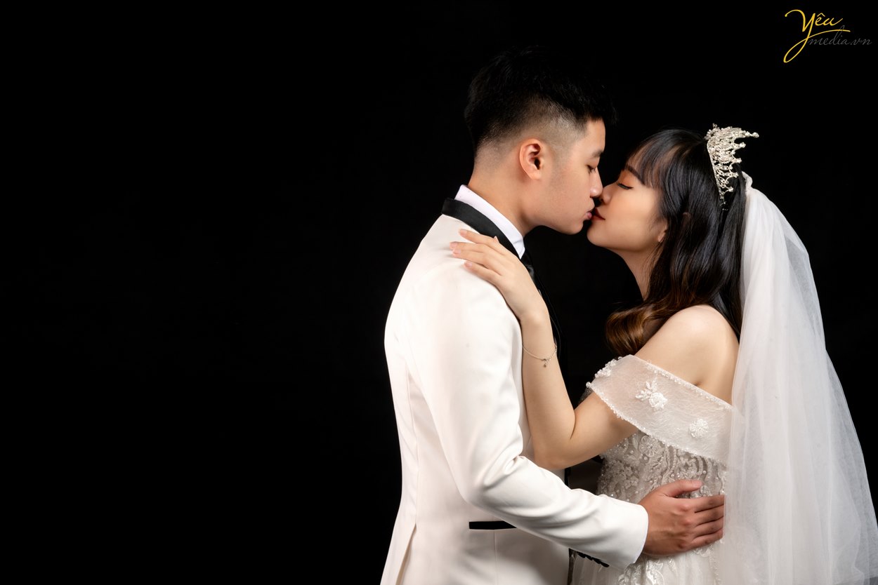 Chụp ảnh cưới trong studio tại Hà Nội thời giãn cách Covid & tuân thủ 5K