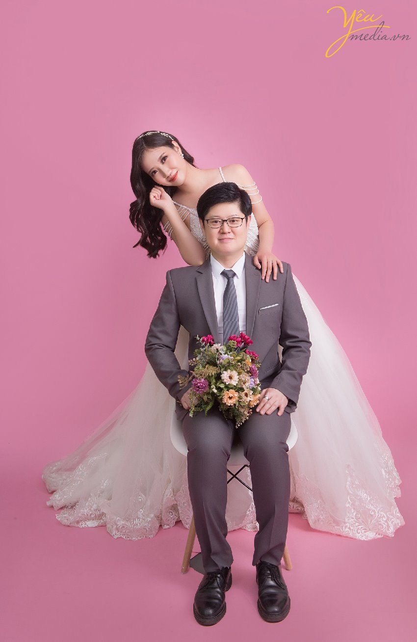 Gói chụp ảnh Studio Love chụp ảnh cho cô dâu chú rể tặng ảnh phóng tại hà nội