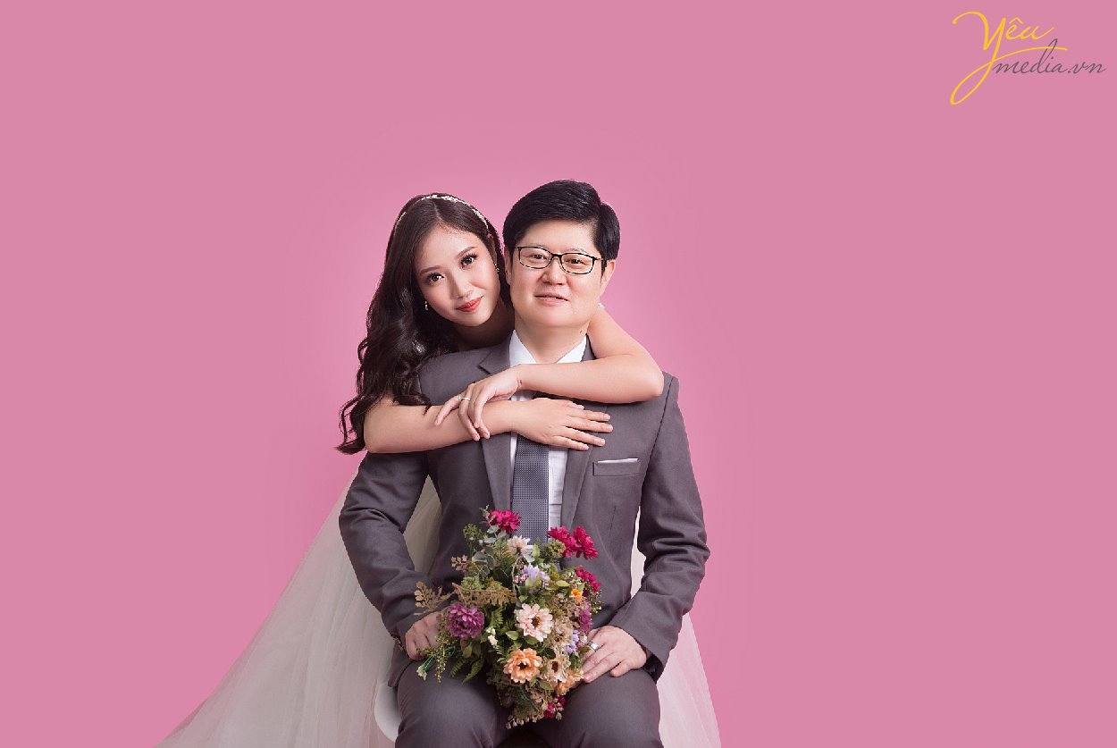 Gói chụp ảnh Studio Love chụp ảnh cho cô dâu chú rể tặng ảnh phóng tại hà nội