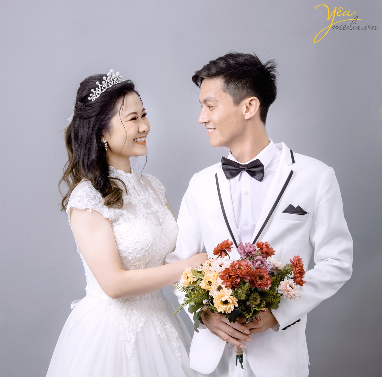 chụp ảnh cưới trong studio trong nhà ở hà nội giá bao nhiêu