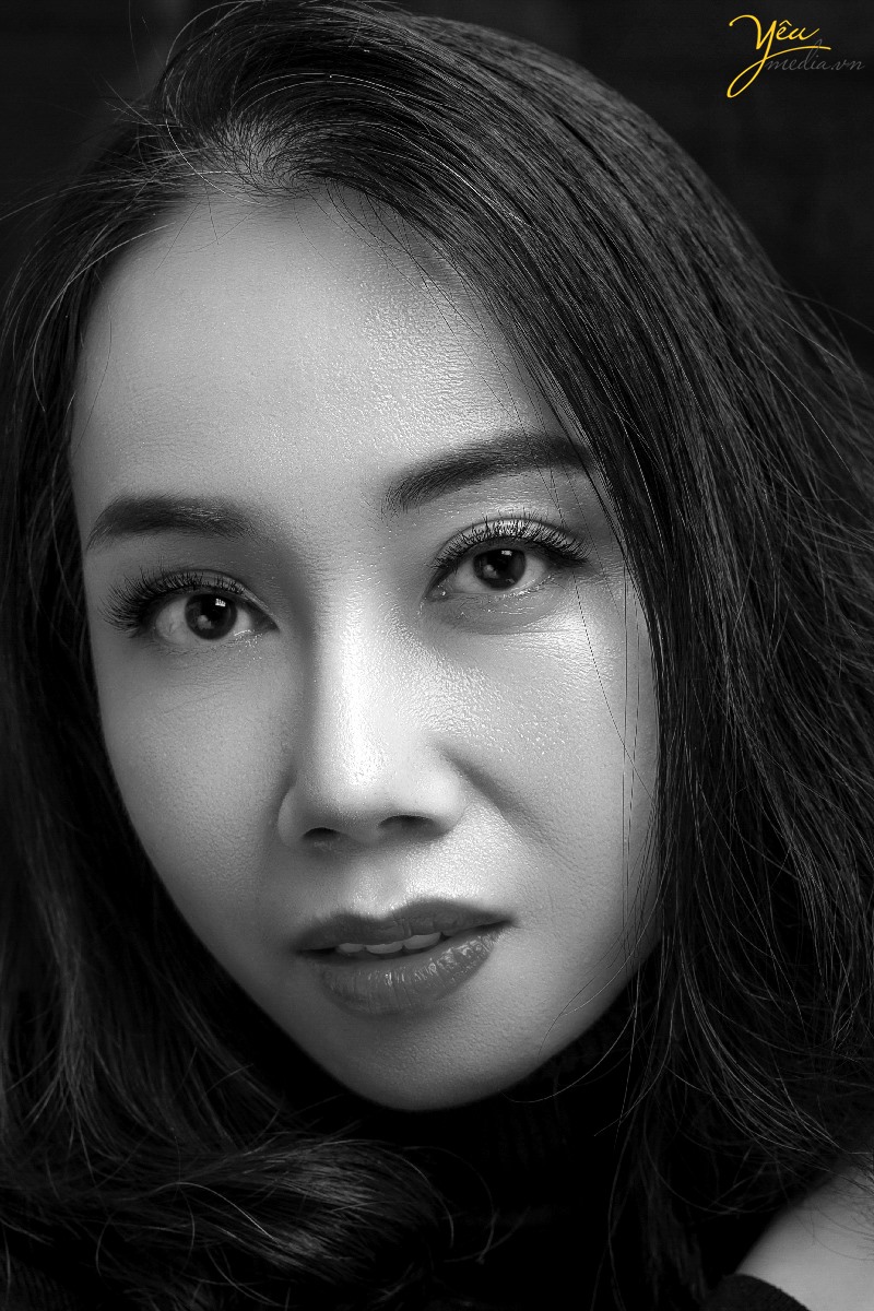 Chụp ảnh nghệ thuật cho phụ nữ với tông màu đen - trắng tại hà nội 