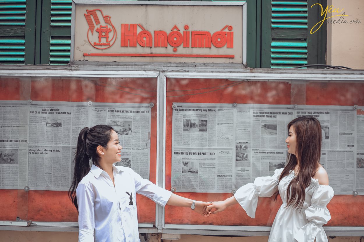 - Đã là bạn thân thì sao có thể thiếu được những bức hình lưu giữ những kỉ niệm vui vẻ cùng nhau. 101 kiểu chụp ảnh couple cực đẹp cùng bạn thân  Ảnh đẹp chụp bởi studio yêu media hà nội