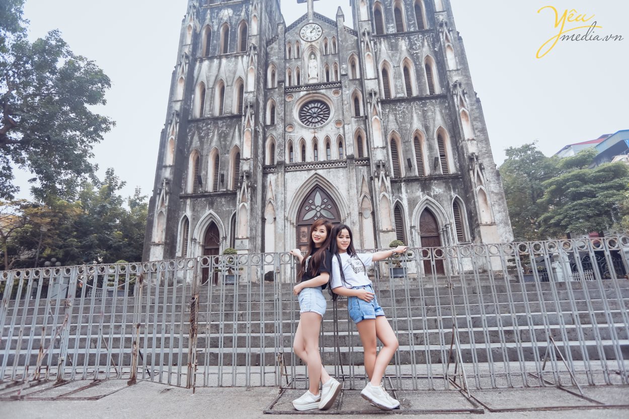 - Đã là bạn thân thì sao có thể thiếu được những bức hình lưu giữ những kỉ niệm vui vẻ cùng nhau. 101 kiểu chụp ảnh couple cực đẹp cùng bạn thân  Ảnh đẹp chụp bởi studio yêu media hà nội