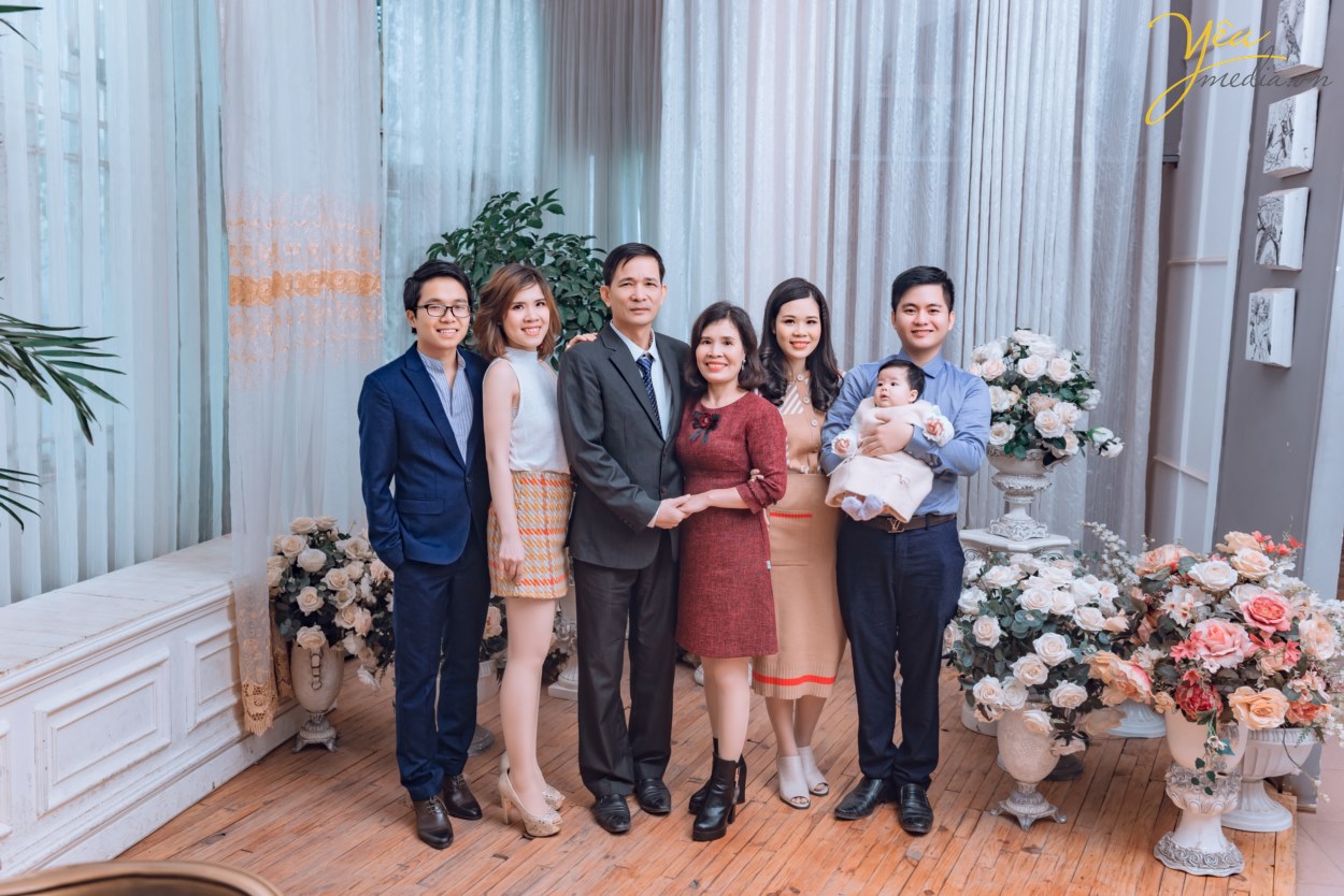 Chụp ảnh kỉ niệm ngày cưới, chụp ảnh đại gia đình. Dịch vụ hoàn hảo, nhiều k/mại.