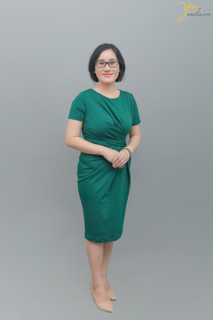 Chụp ảnh chân dung nghề nghiệp để làm truyền thông cho các giảng viên trung tâm đào tạo