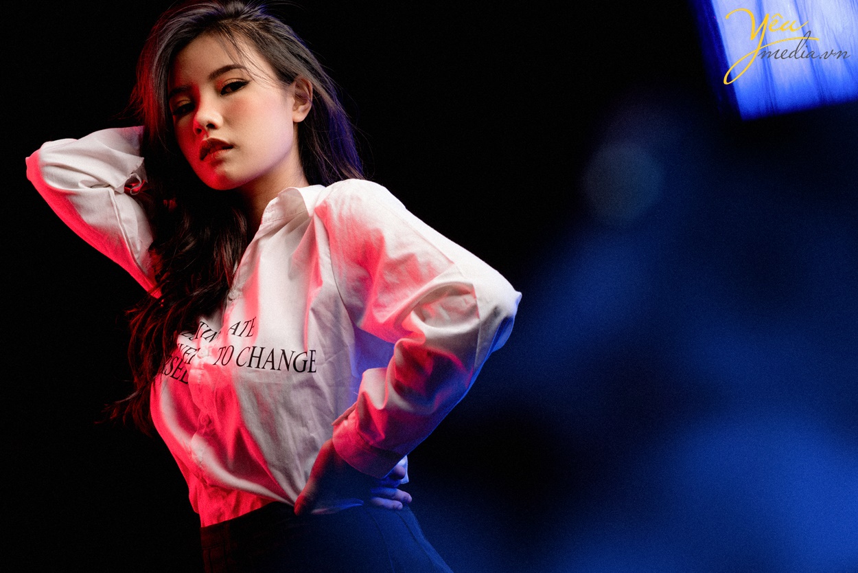Chụp ảnh beauty bạn gái cá tính, huyền bí trong studio Hà Nội