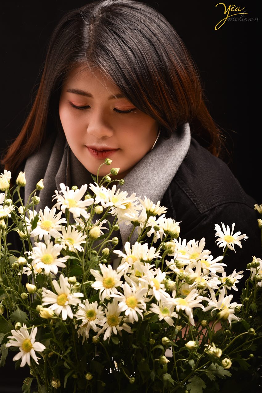 Chụp ảnh cúc họa mi cá tính trong studio Hà Nội: Minh Tú