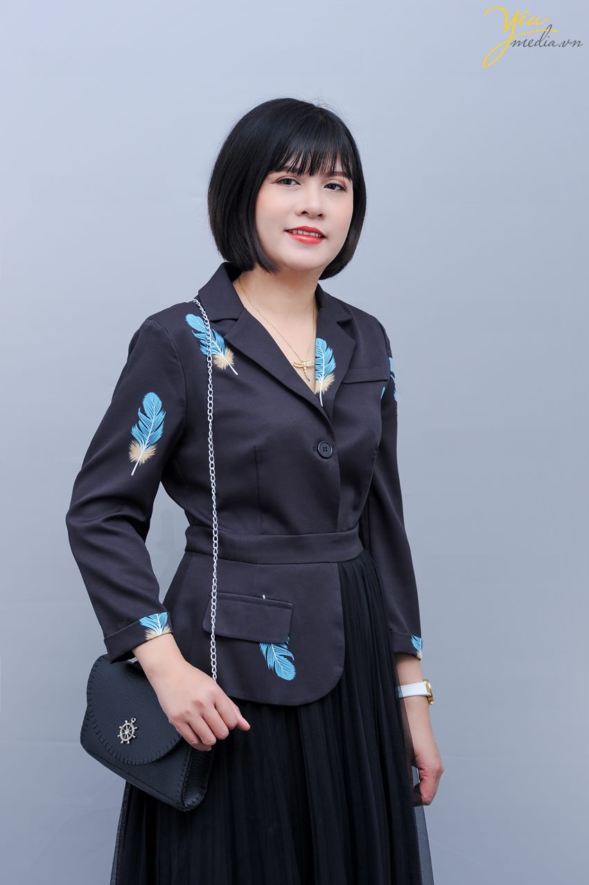 studio nào chuyên chụp ảnh nữ doanh nhân thành đạt tại hà nội