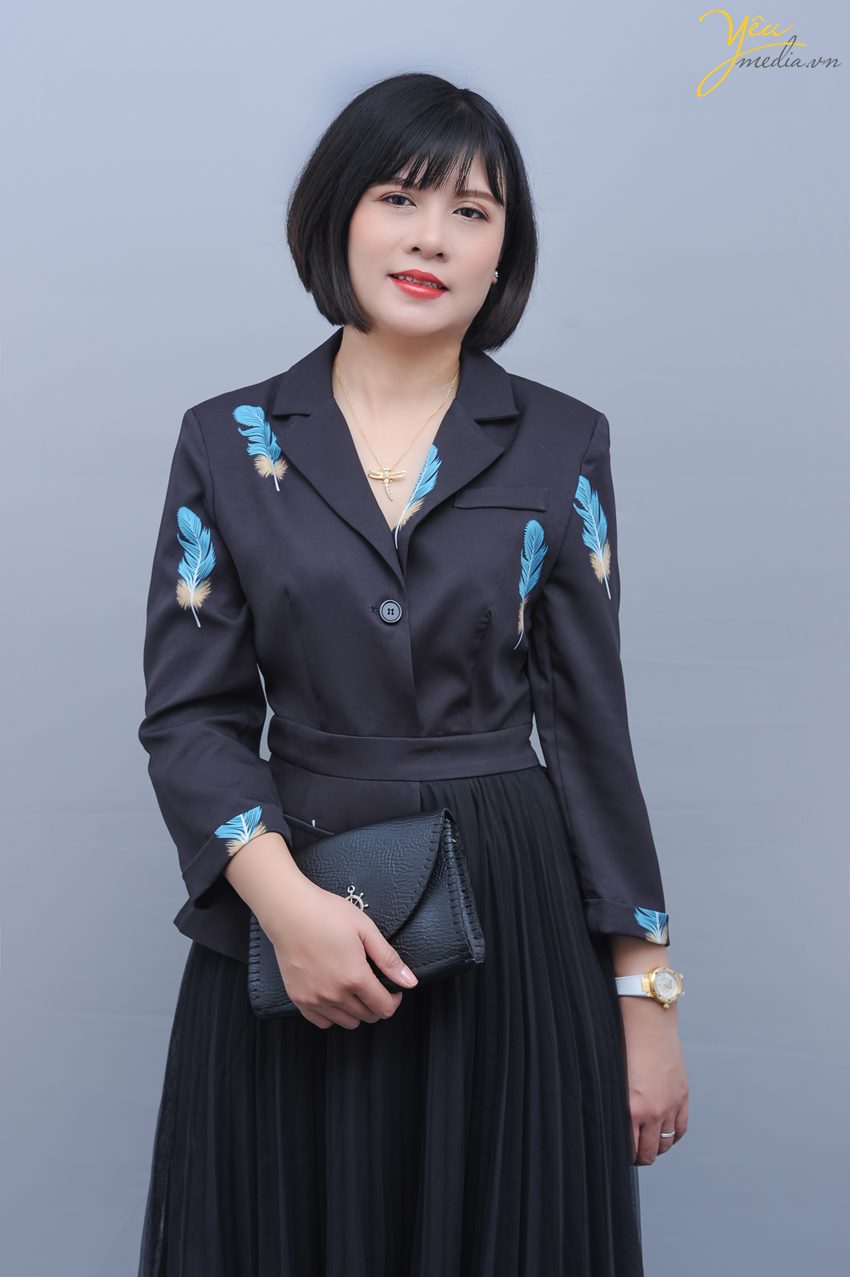 studio nào chuyên chụp ảnh nữ doanh nhân thành đạt tại hà nội