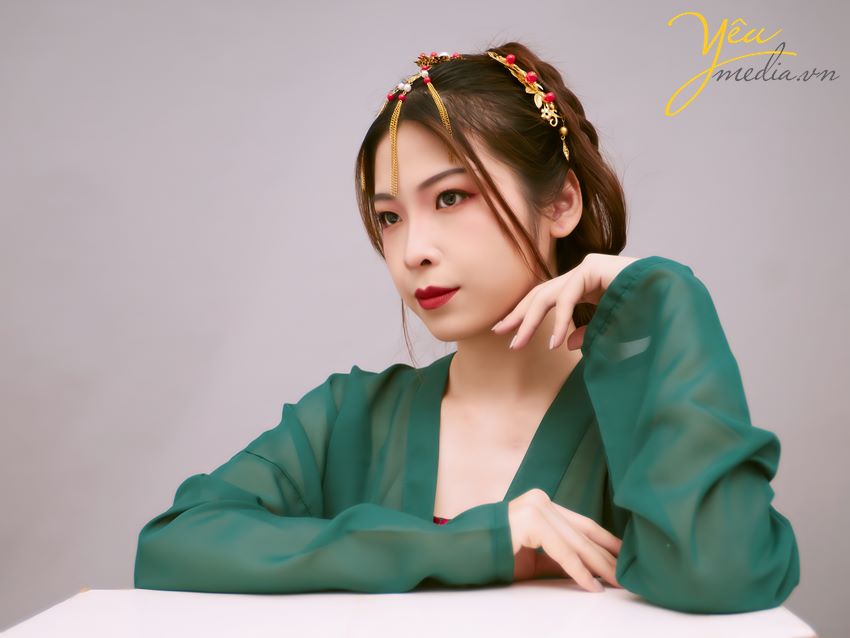 Dịch vụ chụp ảnh nghệ thuật cổ trang tại Yêu Media sẽ giúp bạn trở thành một nhân vật cổ trang theo cách riêng biệt với concept riêng, mang một câu chuyện của chính bạn chẳng hạn. 