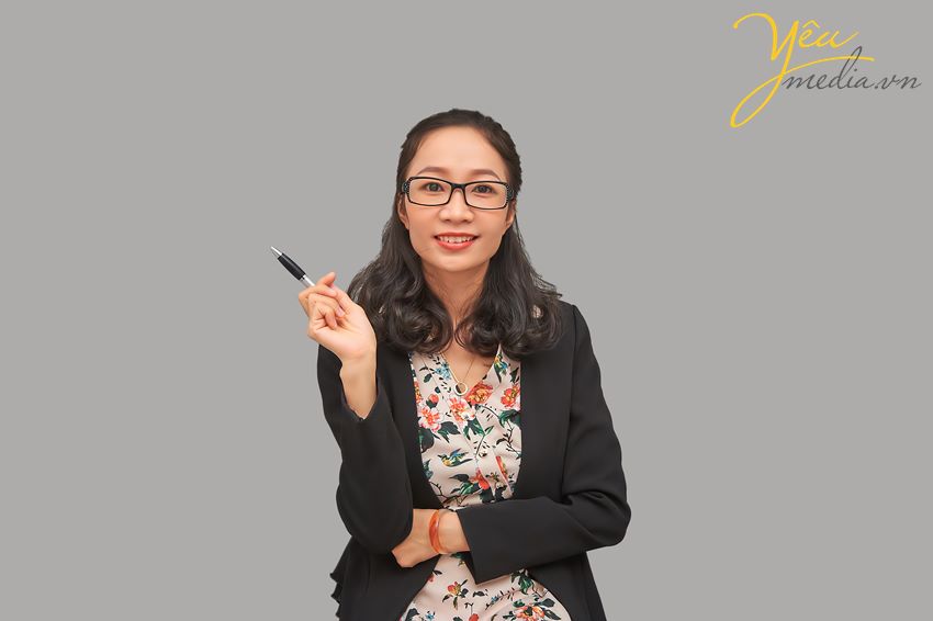 Chụp ảnh profile cá nhân là một bước vô cùng quan trọng trong quá trình xây dựng thương hiệu cá nhân. Hình ảnh profile cá nhân sáng tạo, chuyên nghiệp không chỉ thể hiện cá tính riêng của bạn, mà còn mang đến sự tin tưởng cho người xem.