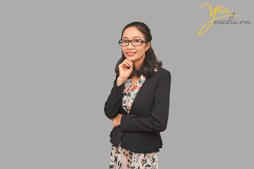 Chụp ảnh profile cá nhân là một bước vô cùng quan trọng trong quá trình xây dựng thương hiệu cá nhân. Hình ảnh profile cá nhân sáng tạo, chuyên nghiệp không chỉ thể hiện cá tính riêng của bạn, mà còn mang đến sự tin tưởng cho người xem.