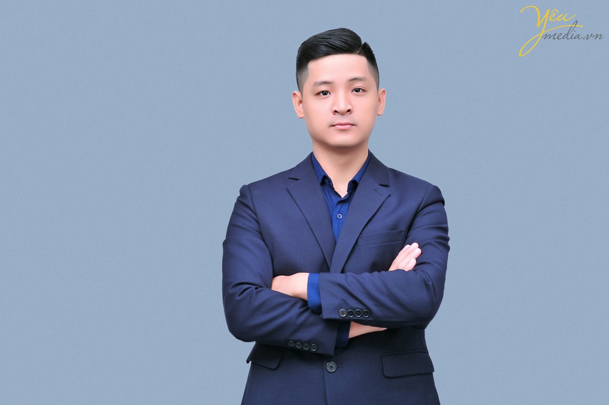 Chụp ảnh profile chân dung doanh nhân Hà Nội cho Mr. Ý