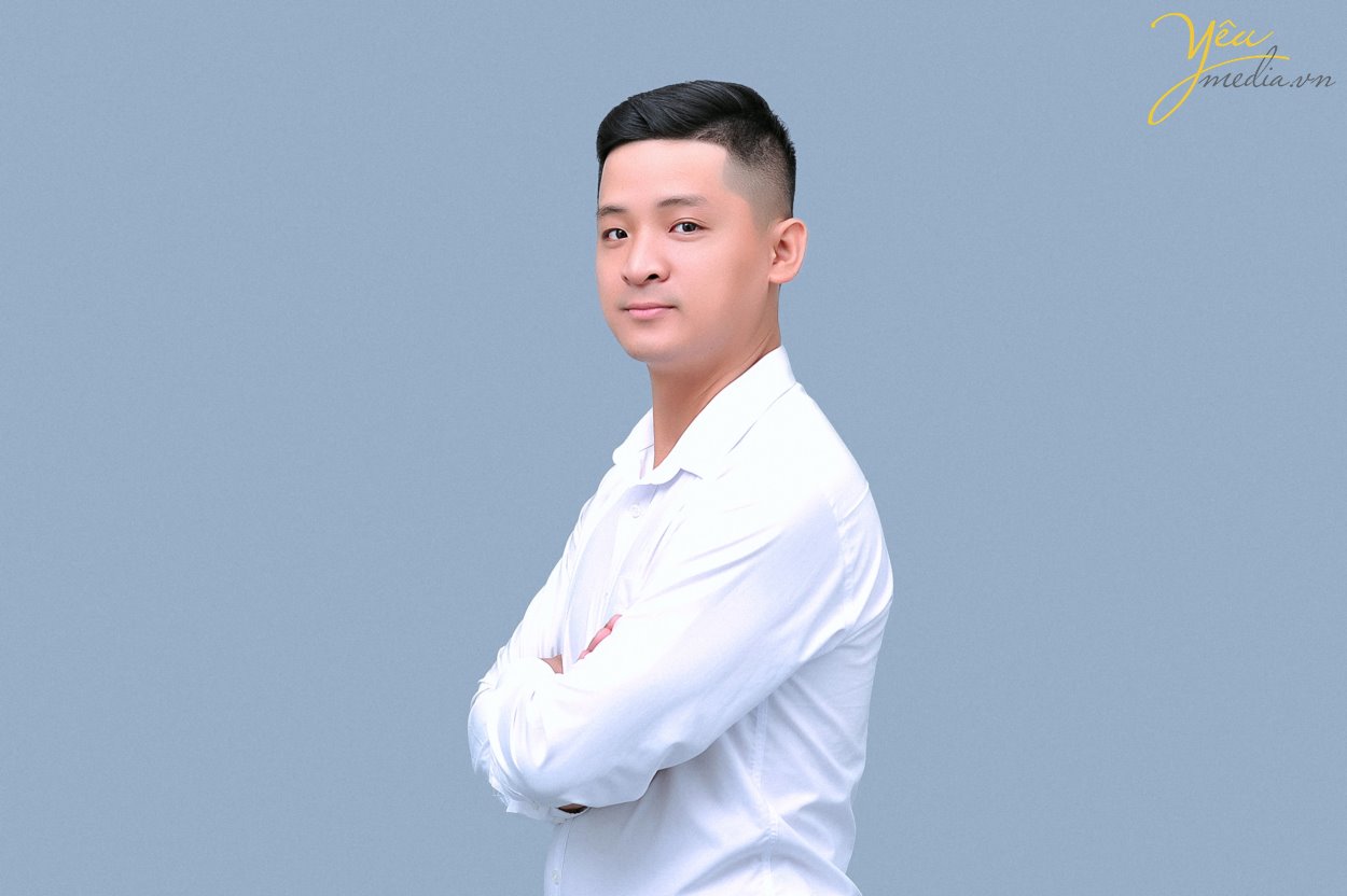 Chụp ảnh profile chân dung doanh nhân Hà Nội  hướng dẫn cách chụp hình tạo dáng đẹp nhất cho nam giới trong studio