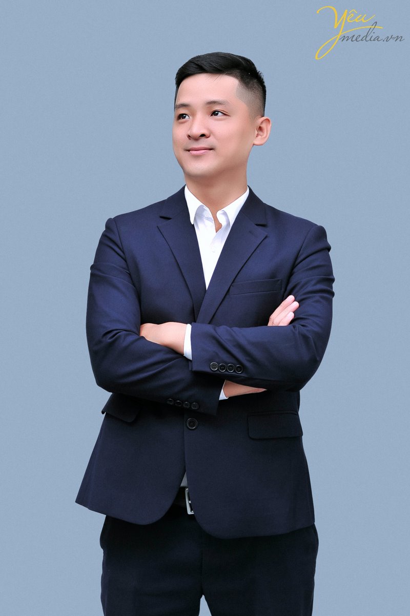 Chụp ảnh profile chân dung doanh nhân Hà Nội  hướng dẫn cách chụp hình tạo dáng đẹp nhất cho nam giới trong studio