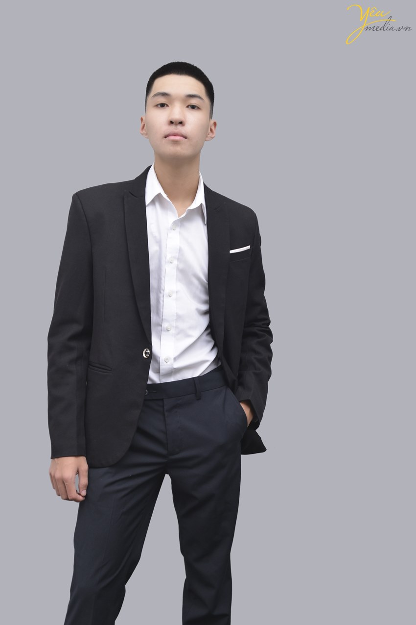 Chụp ảnh profile nam giới trong studio Ngã tư sở, Hà Nội: bạn Hưng