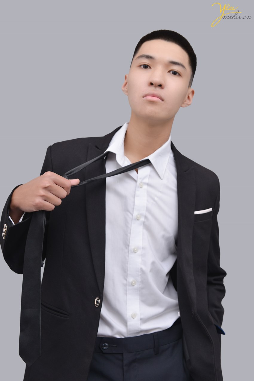 Chụp ảnh profile nam giới trong studio Ngã tư sở, Hà Nội: bạn Hưng