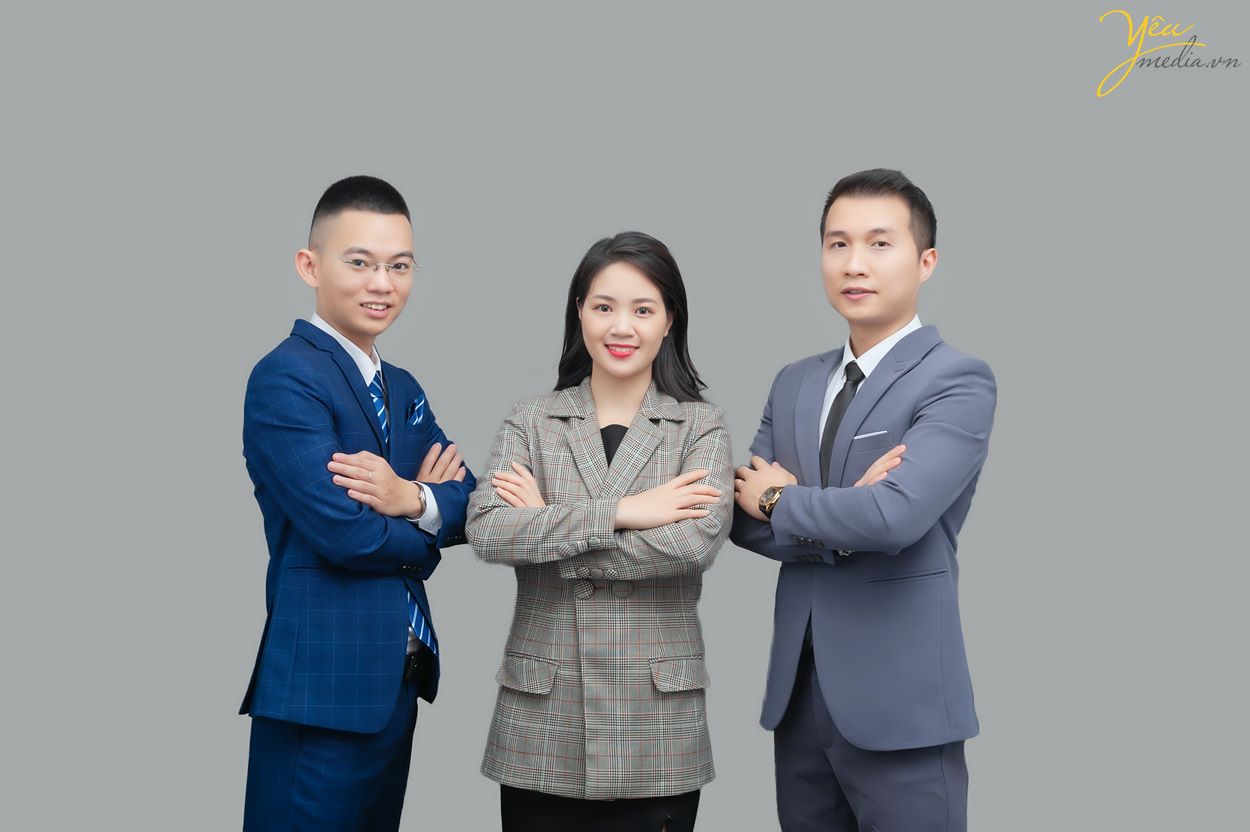 Chụp ảnh profile cho đội nhóm team 3 người của công ty làm hồ sơ năng lực Hà Nội
