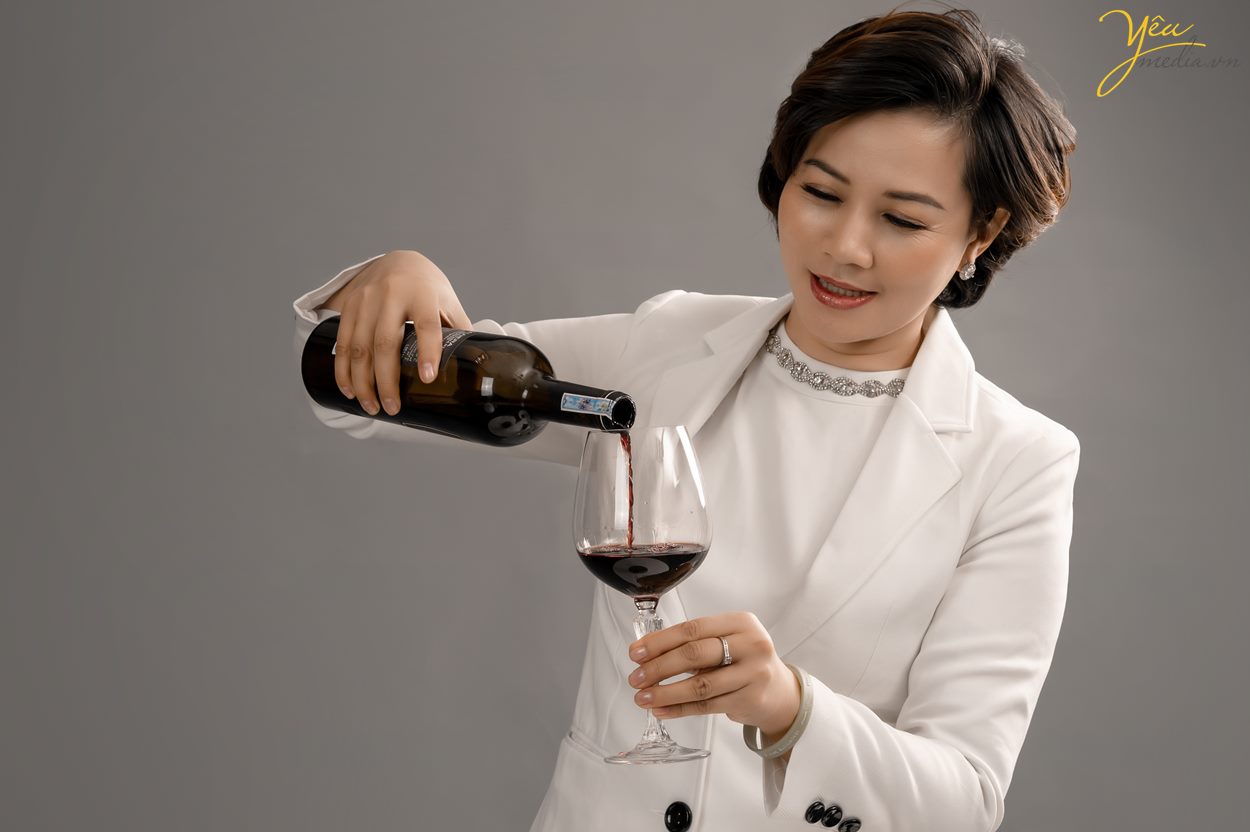 Chụp ảnh profile chân dung cho Boss của shop trong studio hà nội