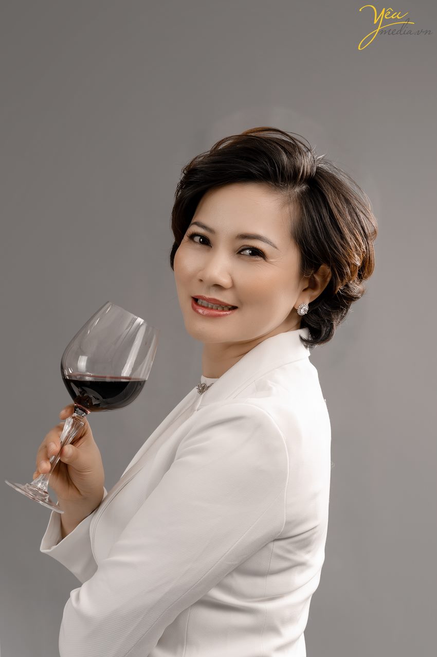 Chụp ảnh profile chân dung cho Boss của shop trong studio hà nội