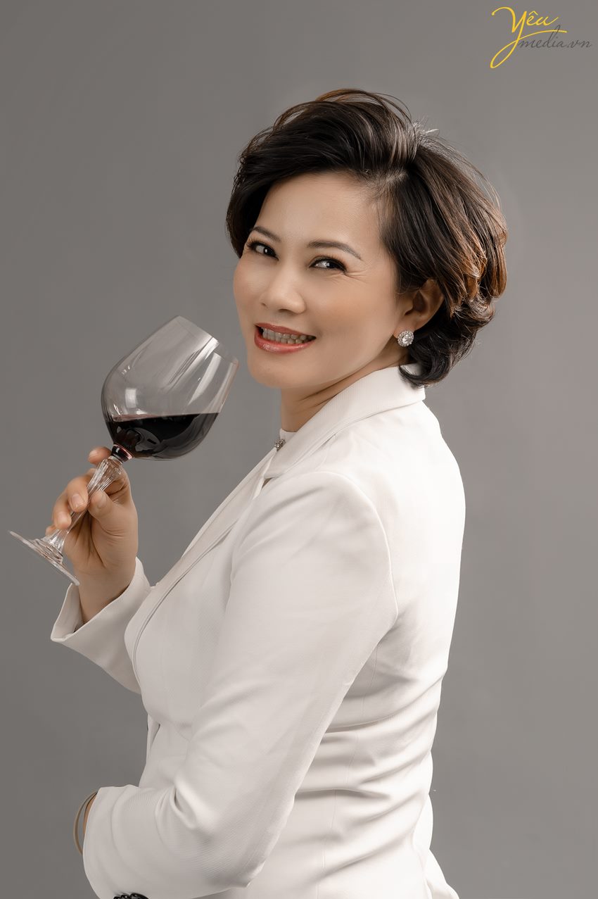 Chụp ảnh profile chân dung cho Boss của shop trong studio hà nội