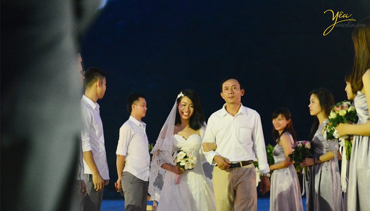 ảnh phóng sự cưới tổ chức ở biển