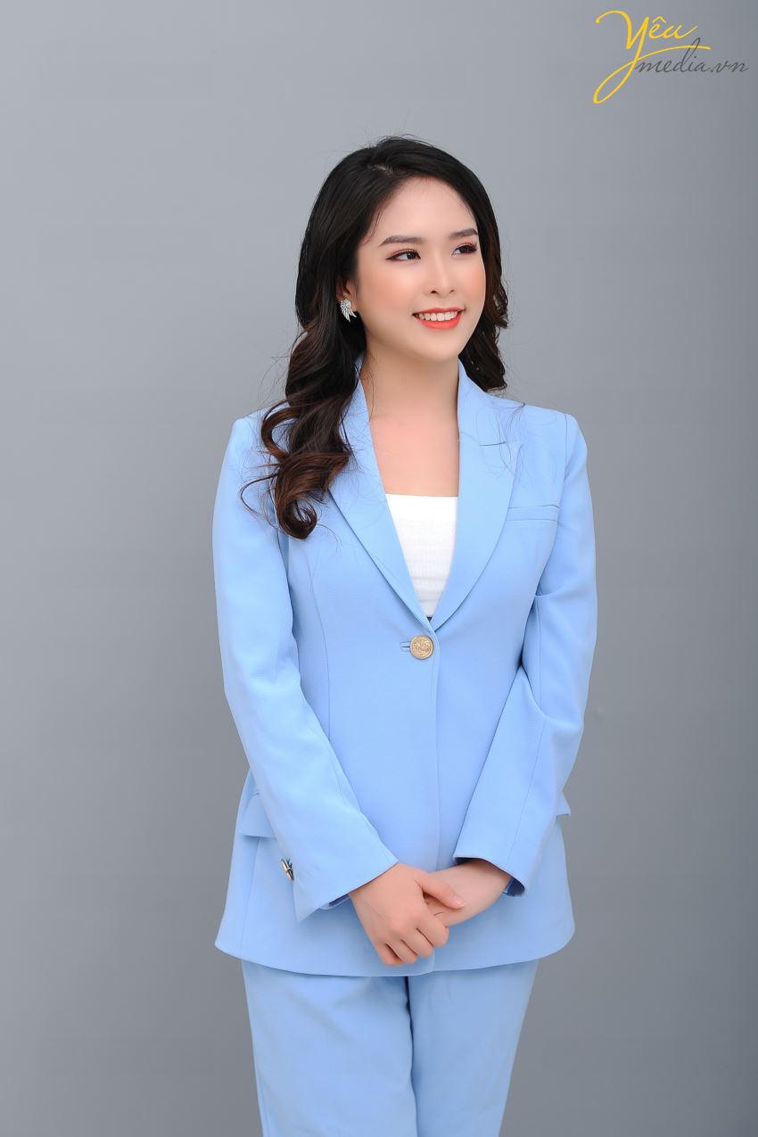 Vậy chụp ảnh profile để làm gì?  Bạn có thể để làm bộ ảnh để đời với nhiều style khác nhau hay đơn giản là làm ảnh đại diện trên facebook.