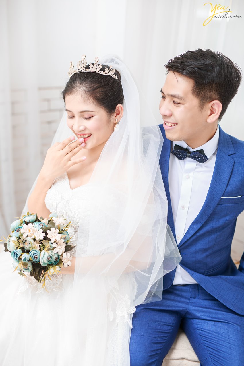Nếu bạn muốn lưu lại những bức ảnh cưới đẹp mang phong cách của vẻ đẹp Địa Trung Hải thì phim trường Santorini Park sẽ là địa điểm phim trường Hà Nội mà bạn nên đến. Bối cảnh tại phim trường đa dạng và độc đáo từ bối cảnh ngoài trời cho đến trong nhà, trong phòng.