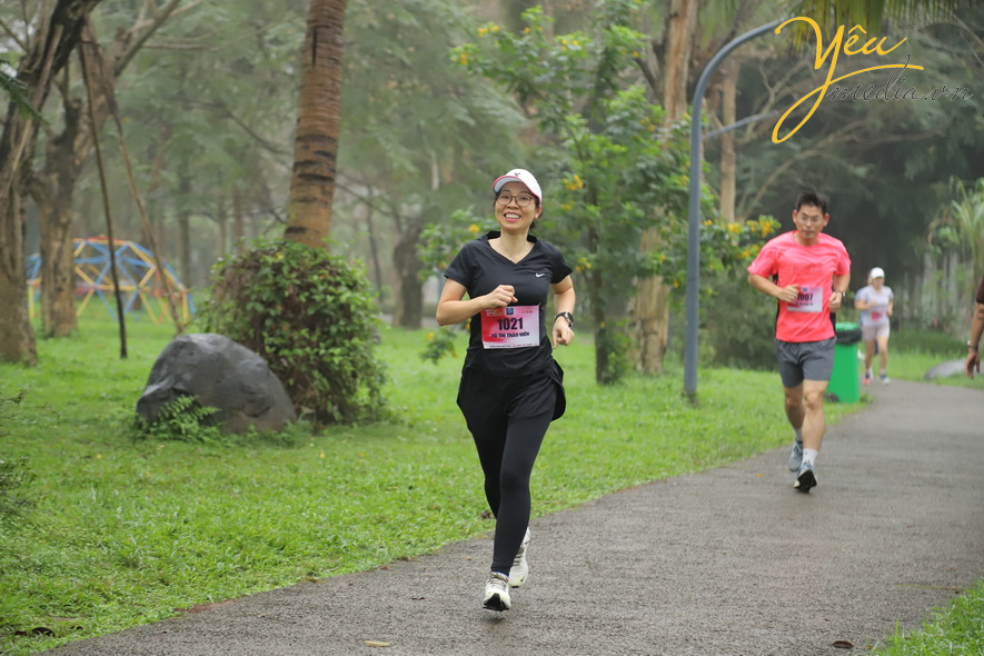 Cùng ngắm nhìn hình ảnh cuộc thi chạy marathon với chủ đề " cùng nhau bứt phá sải bước đầu xuân"