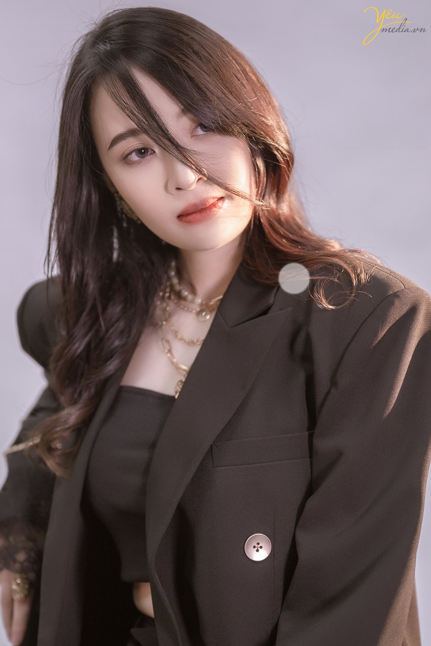 bộ ảnh sexy indoor nhưng không kém phần thời trang, sang trọng mà Yêu Media thực hiện  trong studio cho bạn gái hot girl KOL ở hà nội