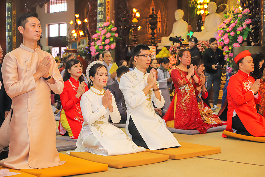 Lễ hằng thuận của chú rể trần hiếu và cô dâu bảo uyên tại chùa sùng phúc