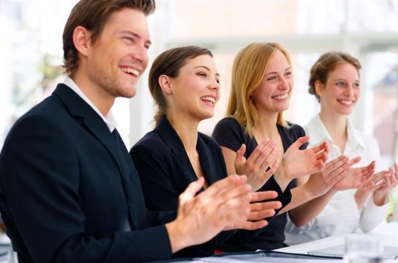 Mời cưới đồng nghiệp