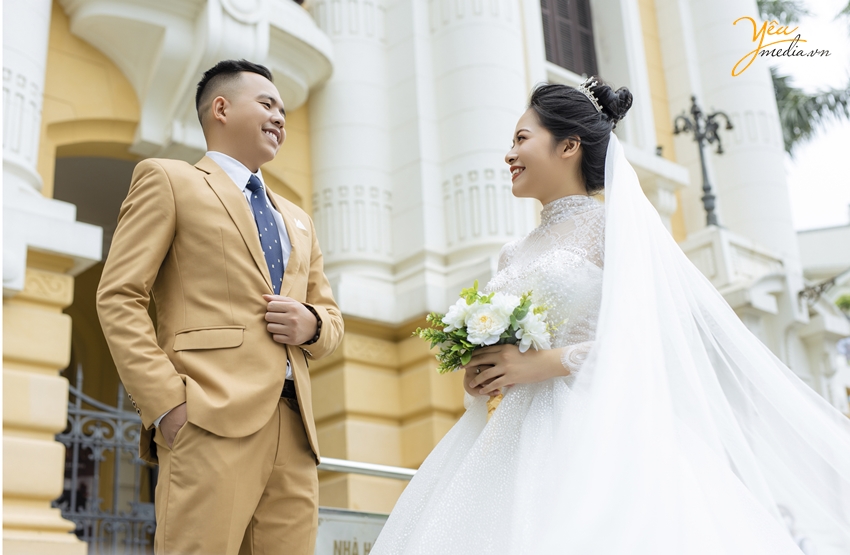 Bộ ảnh cưới mùa thu nội thành Hà Nội đẹp đến nao lòng.