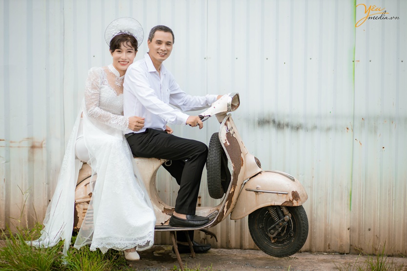 Bộ ảnh chụp kỷ niệm ngày cưới của anh chị  Vũ - Cúc tại phim trường Santorini